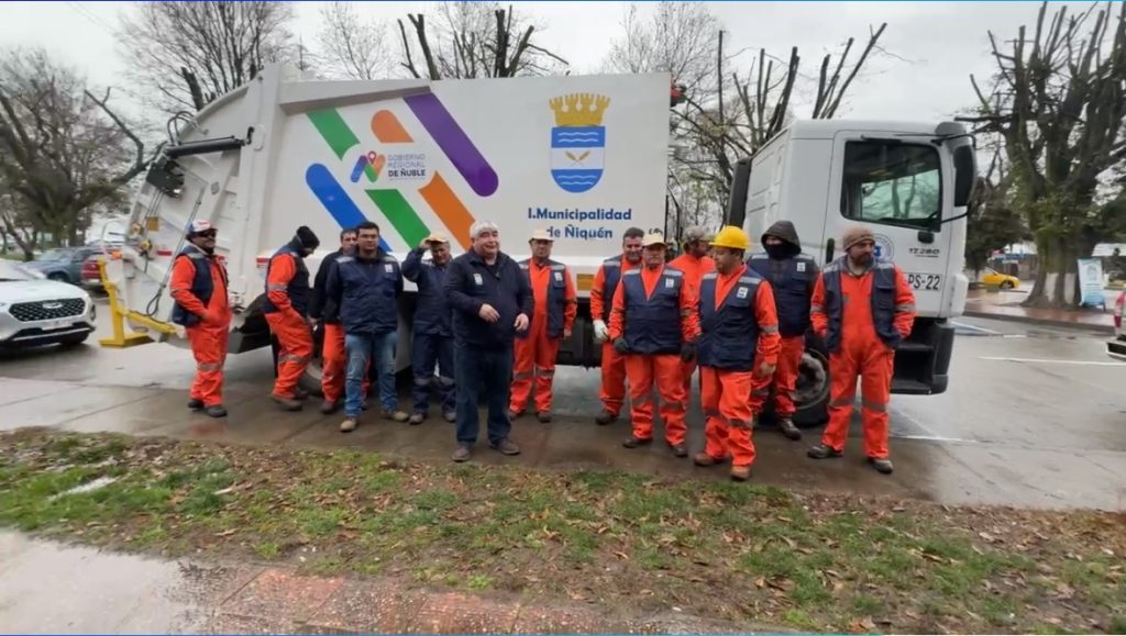 CAMIÓN RECOLECTOR DE RESIDUOS DOMICILIARIOS COMIENZA SUS OPERACIONES.-