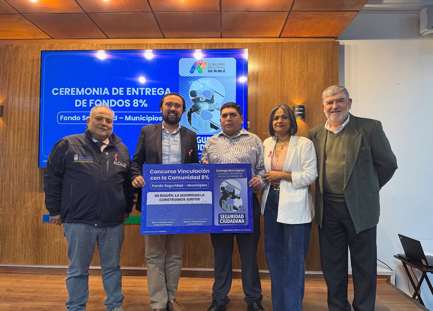 𝐄𝐍 Ñ𝐈𝐐𝐔É𝐍 𝐋𝐀 𝐒𝐄𝐆𝐔𝐑𝐈𝐃𝐀𝐃 𝐋𝐀 𝐂𝐎𝐍𝐒𝐓𝐑𝐔𝐈𝐌𝐎𝐒 𝐉𝐔𝐍𝐓𝐎𝐒.-
